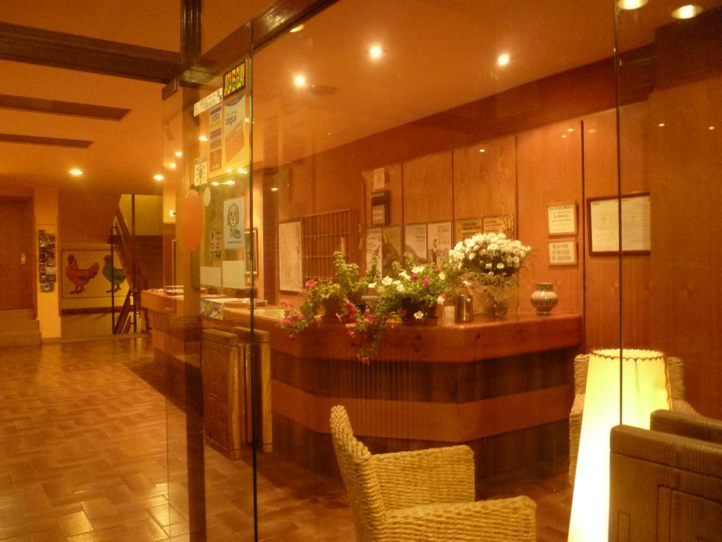 ז'אקה Hotel Pradas מראה חיצוני תמונה